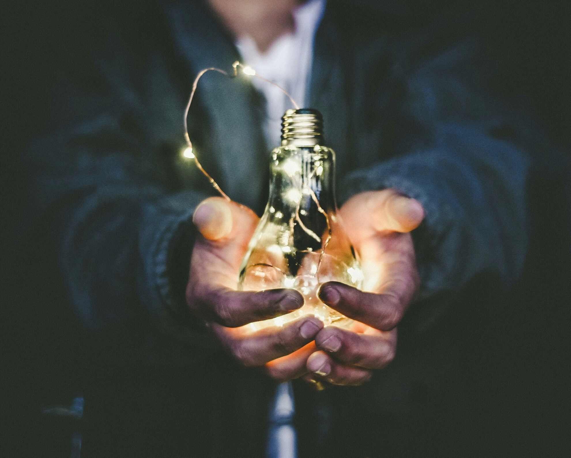 Fixace vs. spotové ceny energií – jak se rozhodovat?